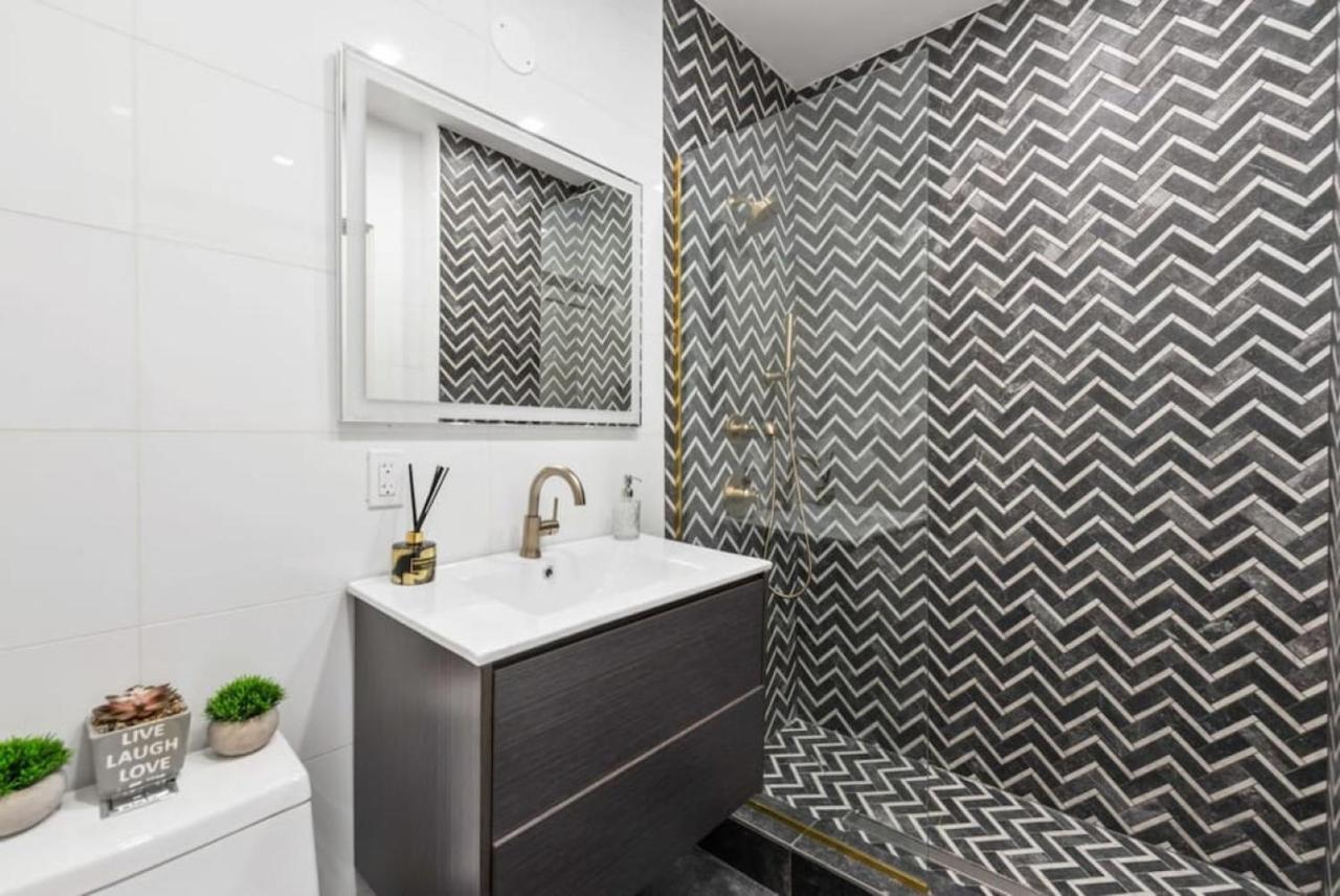 Top Notch 2Br Suite Minutes To Central Park Нью-Йорк Экстерьер фото